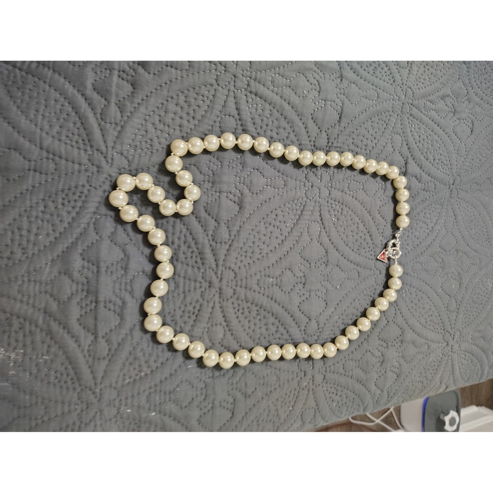 Guess Faux Pearl Strand Necklace Silver Tone Logo Charm Cream Jewelry